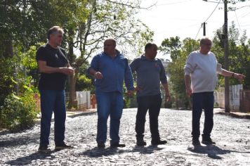 PREFEITURA PAVIMENTA MAIS DUAS RUAS EM CATUÍPE