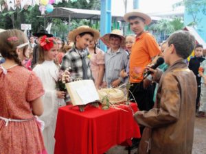 Vem aí o IV Arraiá das Escolas Municipais. É na próxima sexta-feira, dia 24 de junho, na Rua Coberta