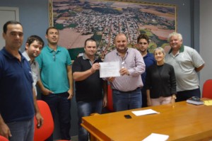 Poder executivo entregou título de registro para agroindustria do município.