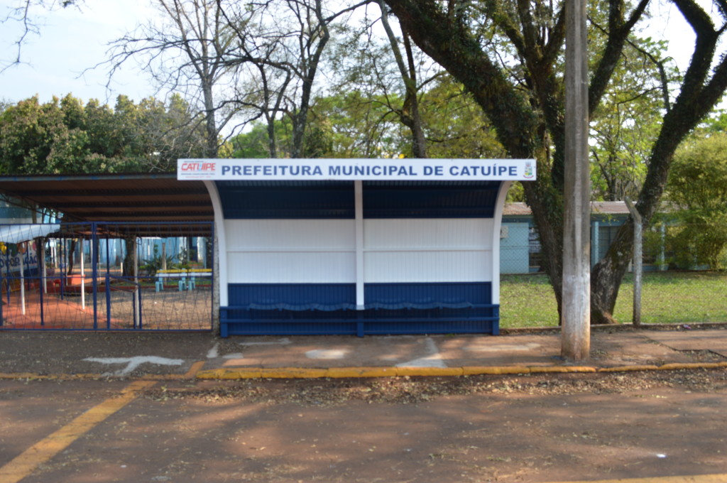 Prefeitura recupera pontos de ônibus em Catuipe