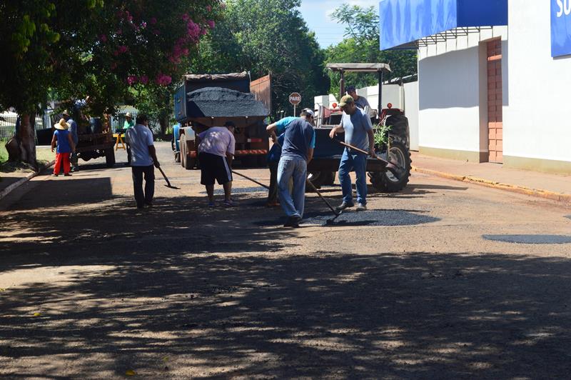 PREFEITURA REALIZA OPERAÇÃO TAPA BURACOS