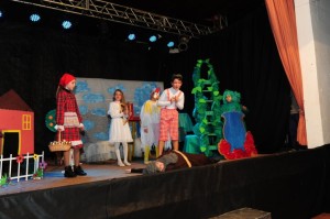 XI FESTIVAL MUNICIPAL DE TEATRO DE CATUIPE 2016 - Muita criatividade, talento e alegria marcaram o evento