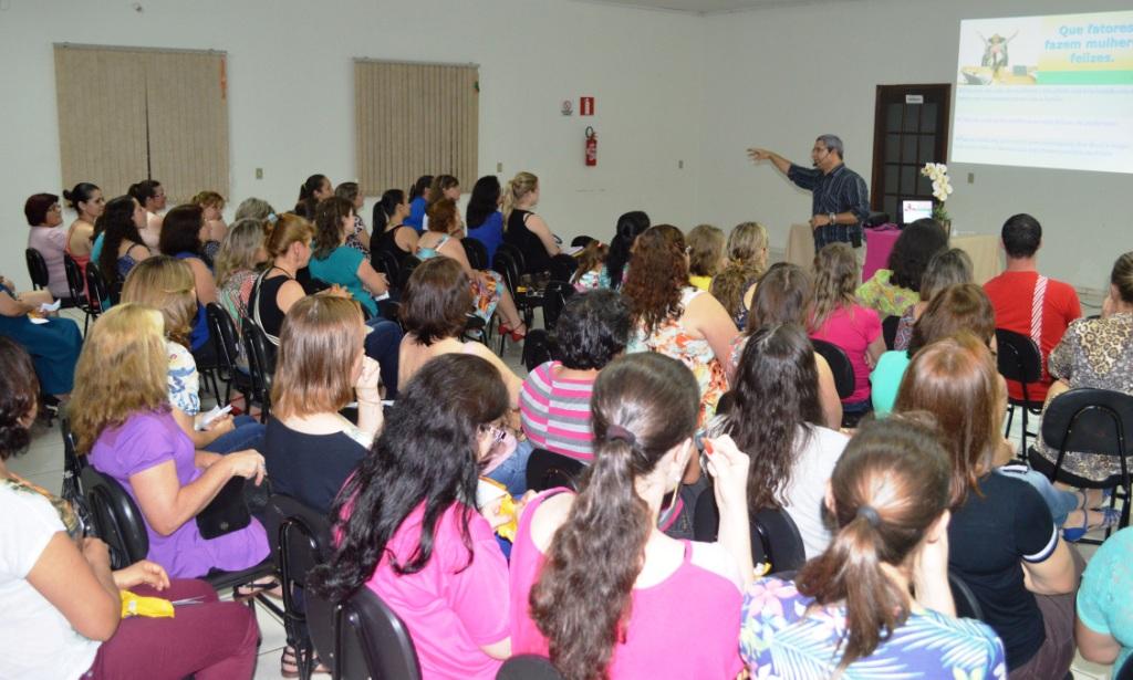 Palestra marcou o encerramento dos cursos de formação da Educação em 2015