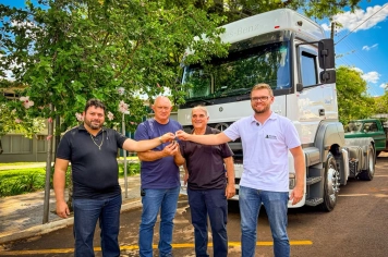 Novo caminhão reforça a frota da Secretaria de Obras