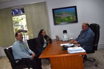 PREFEITO RECEBE NOVO GERENTE DAS LOJAS QUERO-QUERO 