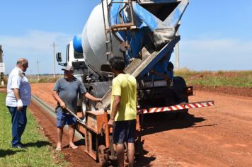 RETOMADA AS OBRAS DE CALÇAMENTO NO DISTRITO DE SANTA TEREZA