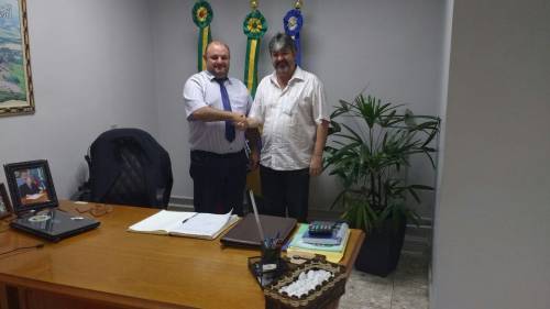 Prefeito Baroninho transmitiu o cargo para o Vice Gladimir Militz nesta segunda-feira