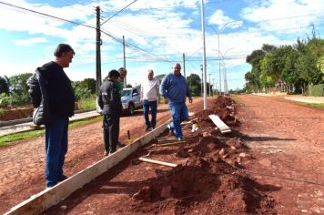 OBRAS DE REVITALIZAÇÃO NA RUA JOSÉ MARIA DE MELLO ESTÃO EM ANDAMENTO