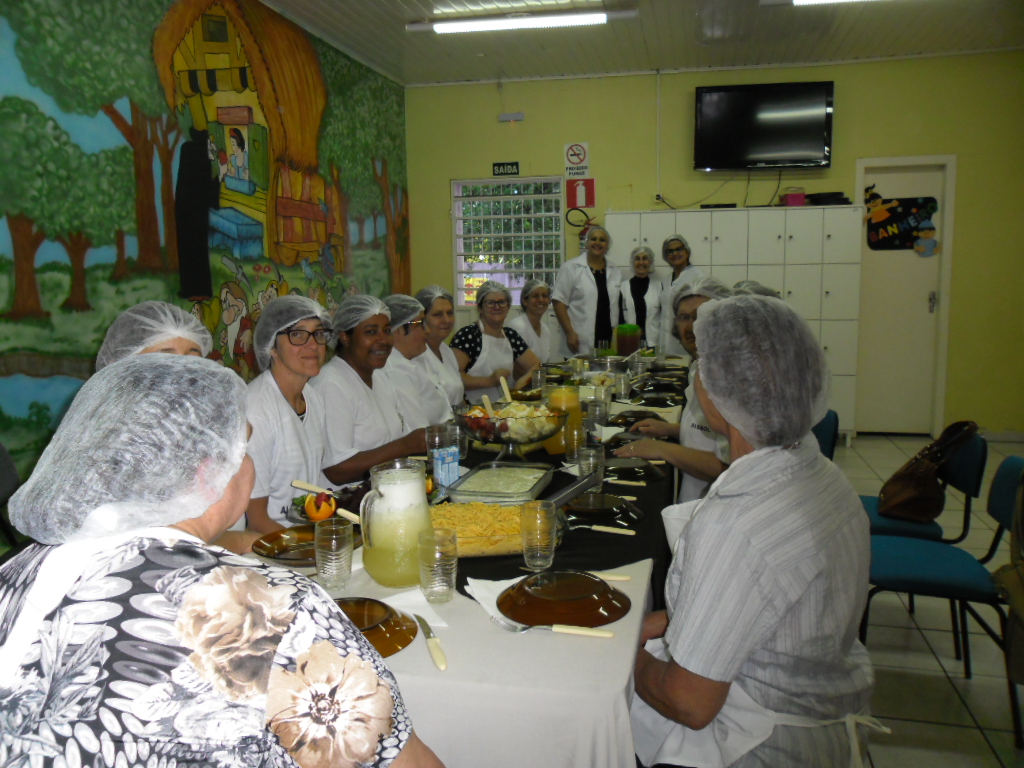 SECRETARIA MUNICIPAL DE EDUCAÇÃO REALIZA O II CURSO DE CAPACITAÇÃO DE MERENDEIRAS DA ALIMENTAÇÃO ESCOLAR