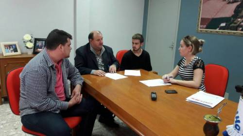 Prefeito assina convênio com a Unicap e Associação de Estudantes de Catuipe