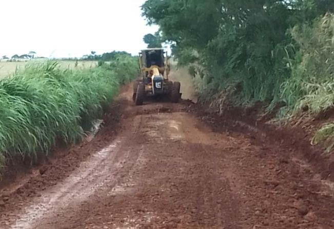 ESTRADAS DO INTERIOR DE CATUÍPE RECEBEM SERVIÇO DE MANUTENÇÃO EM DIFERENTES LOCAIS