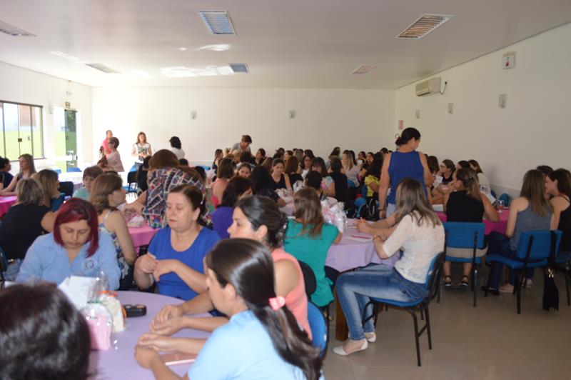 Secretaria de Educação homenageia professores