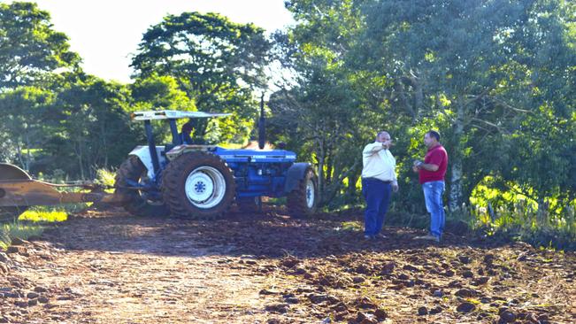 PREFEITO MUNICIPAL ACOMPANHA MELHORIAS QUE ESTÃO SENDO REALIZADAS NO INTERIOR DE CATUÍPE
