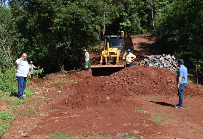 OBRAS DE CALÇAMENTO NO BAIRRO SÃO CRISTÓVÃO 