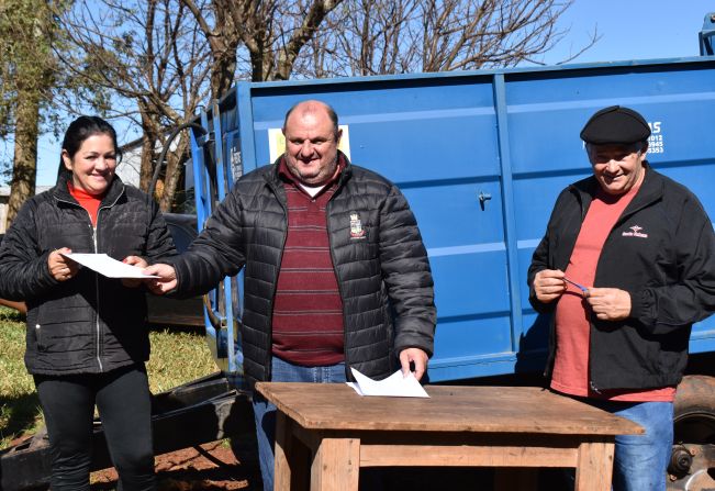 PREFEITURA DE CATUÍPE REPASSA EQUIPAMENTOS AGRÍCOLAS PARA ADERCA